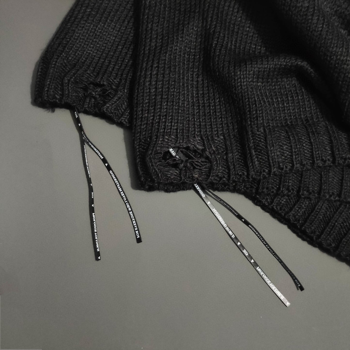 Dark Skull Ripped Thick Thread Sweater